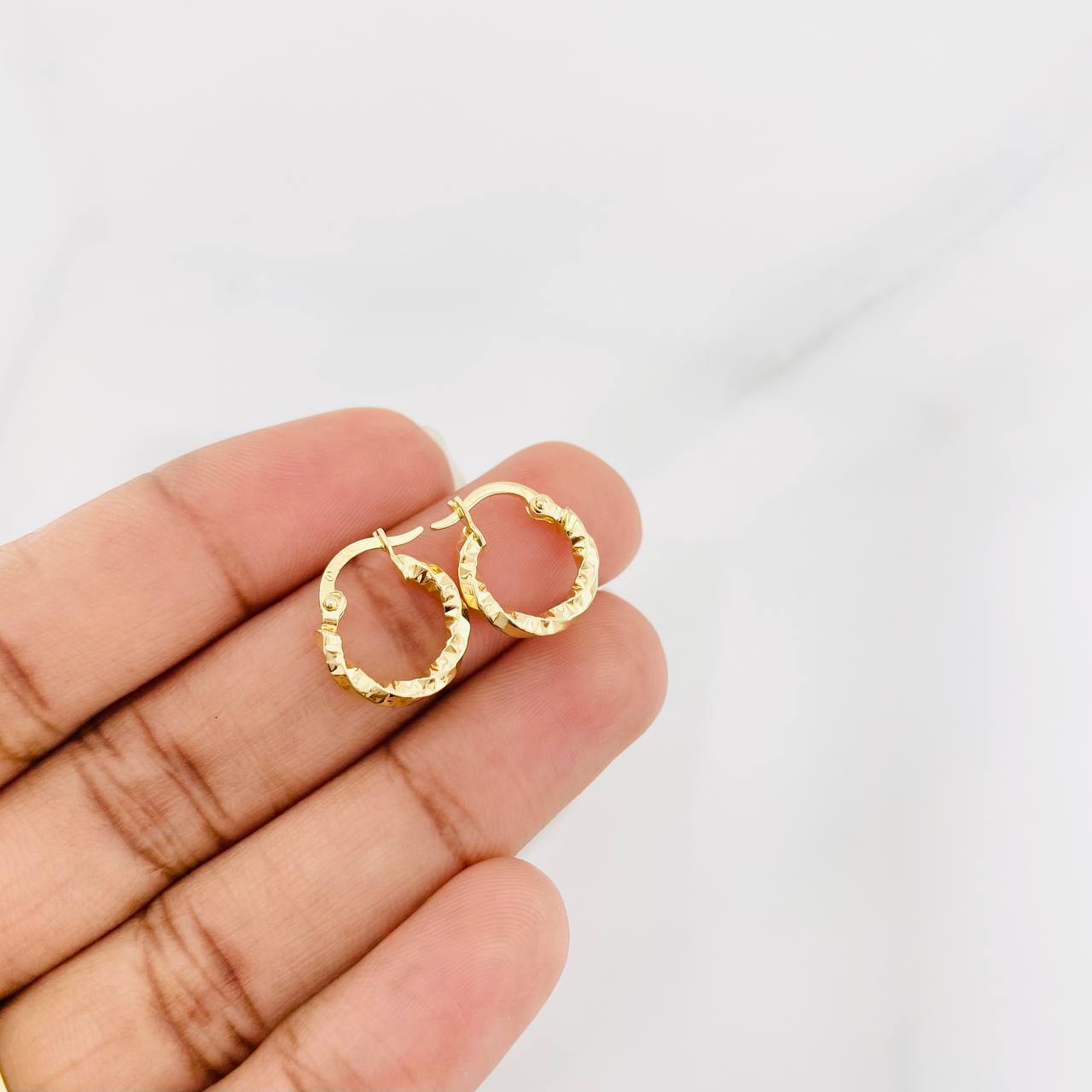 Hoop Earrings Majo 1.05g / 1/2 in 18K Yellow Gold