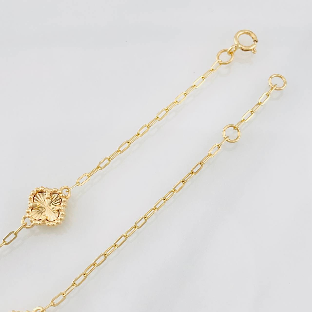 Bracelet Adjustable Clover Drawer 3.55g / 7 in - 6 1/4 in / 1.56mm 18K Yellow Gold