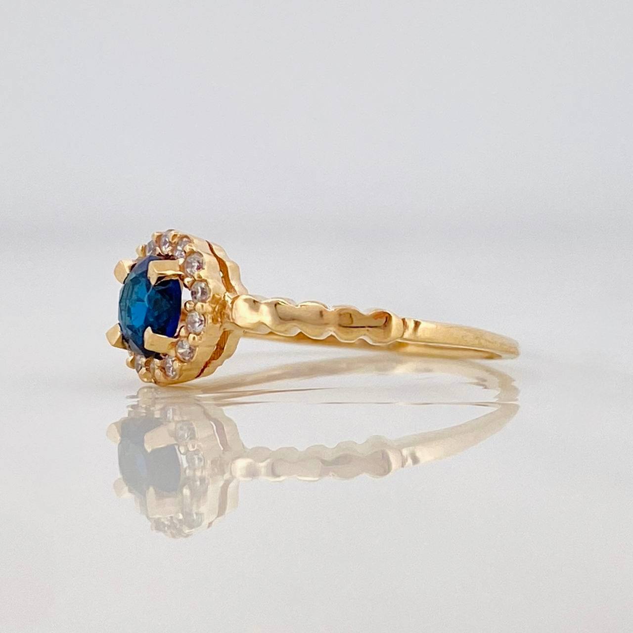 Anillo Halo 2g / T6 3/4 Oro Amarillo 18K