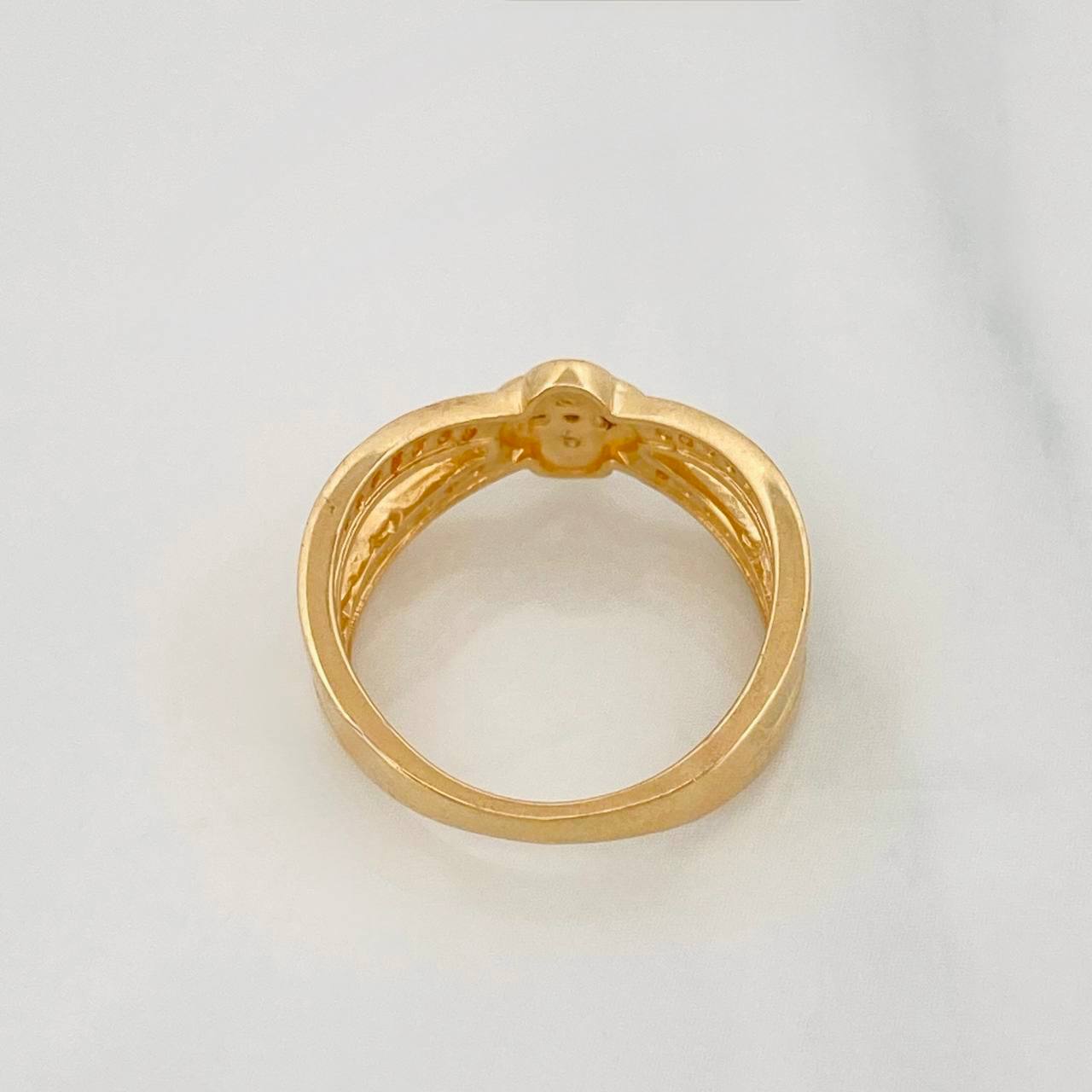 Anillo Trebol Cruzado 3.25g / T5 1/2 Oro Amarillo 18K