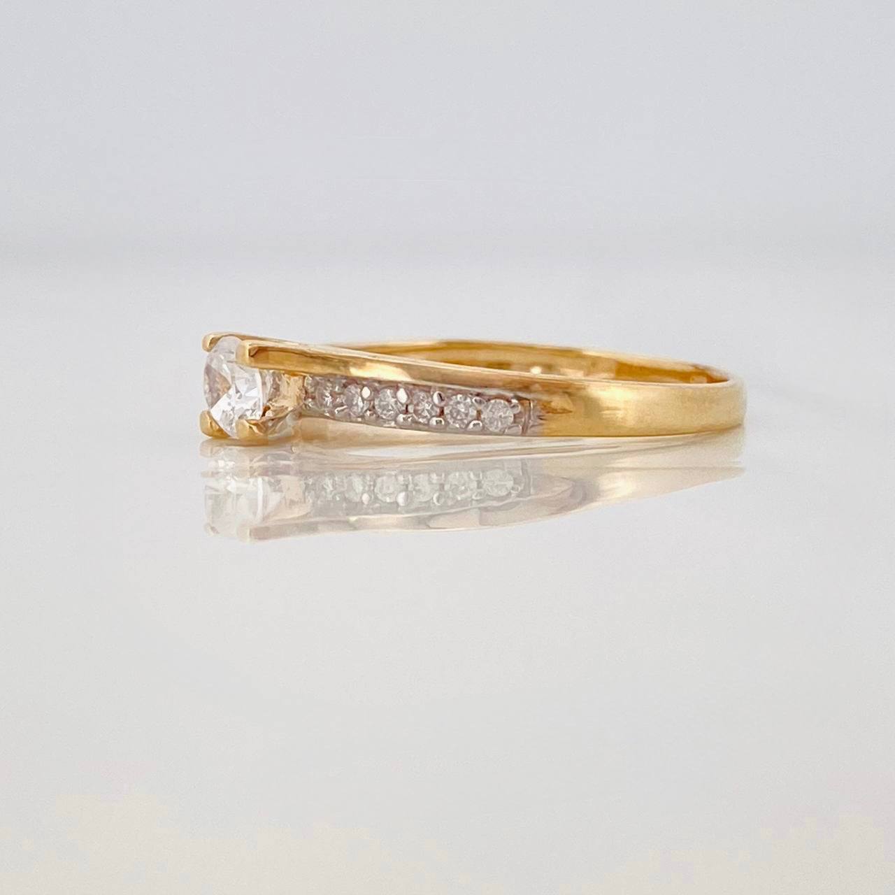 Anillo Solitario Churumbela 2.1g / T7 Dos Oros Amarillo Blanco 18K