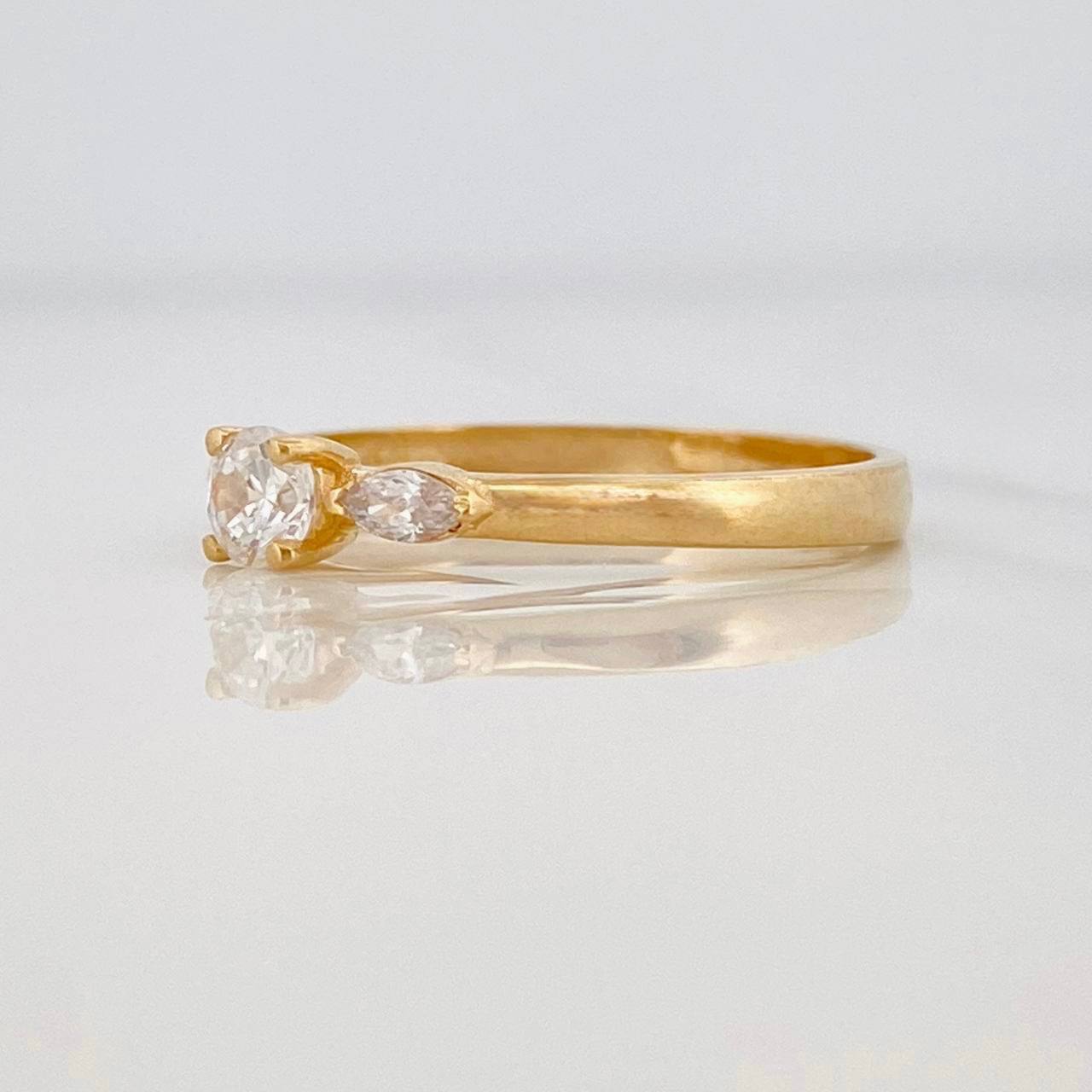 Anillo Solitario 1.7g / T6 3/4 Oro Amarillo 18K
