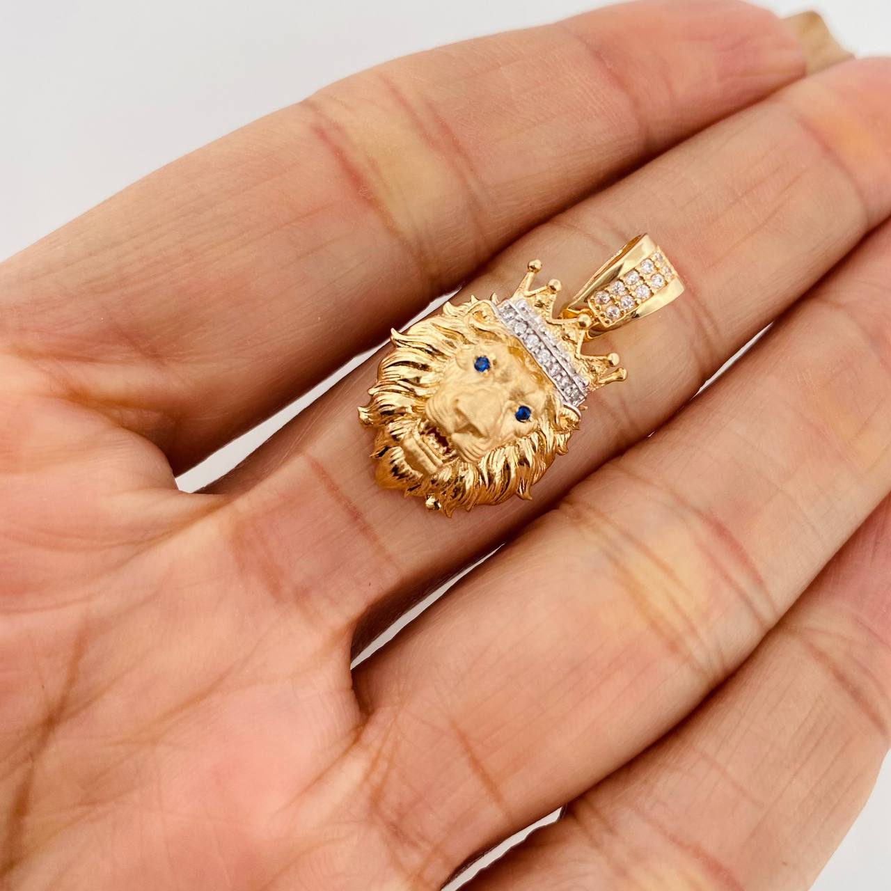 Pendant Lion Crown 3.6g / 1 in Two-Tone Yellow White Gold 18K