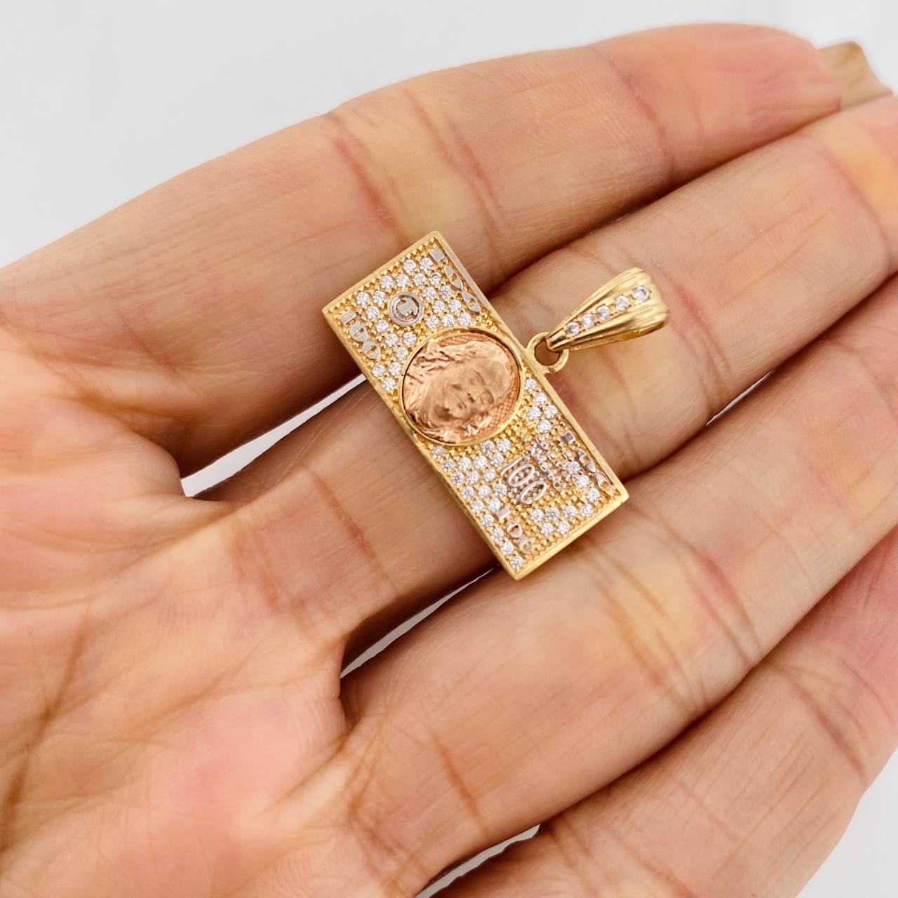 Dije One Dolar 3.8g / 3/4 in Tres Oros 18K