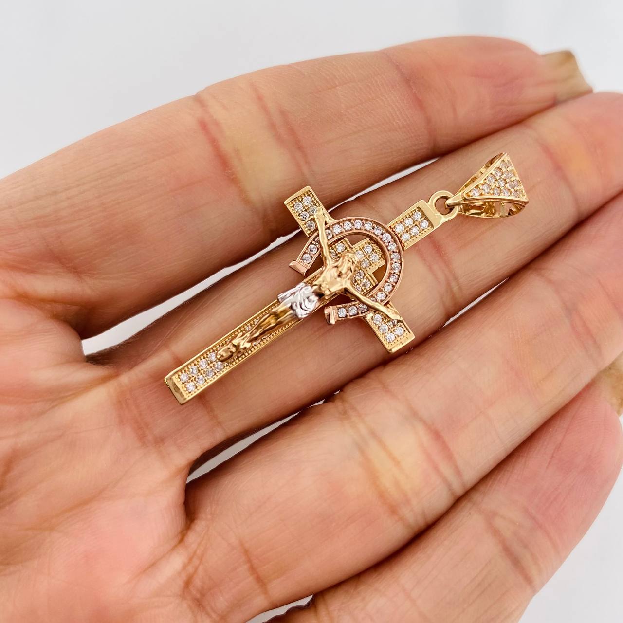 Dije Cruz Cristo 4.4g / 1 3/4 in Tres Oros 18K