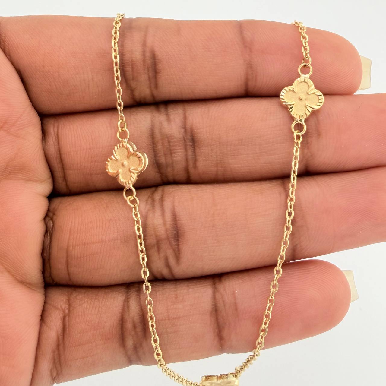 Cadena Aro Seguido Trebol 3.8gr / 18 in / 0.89mm Oro Amarillo 18K $