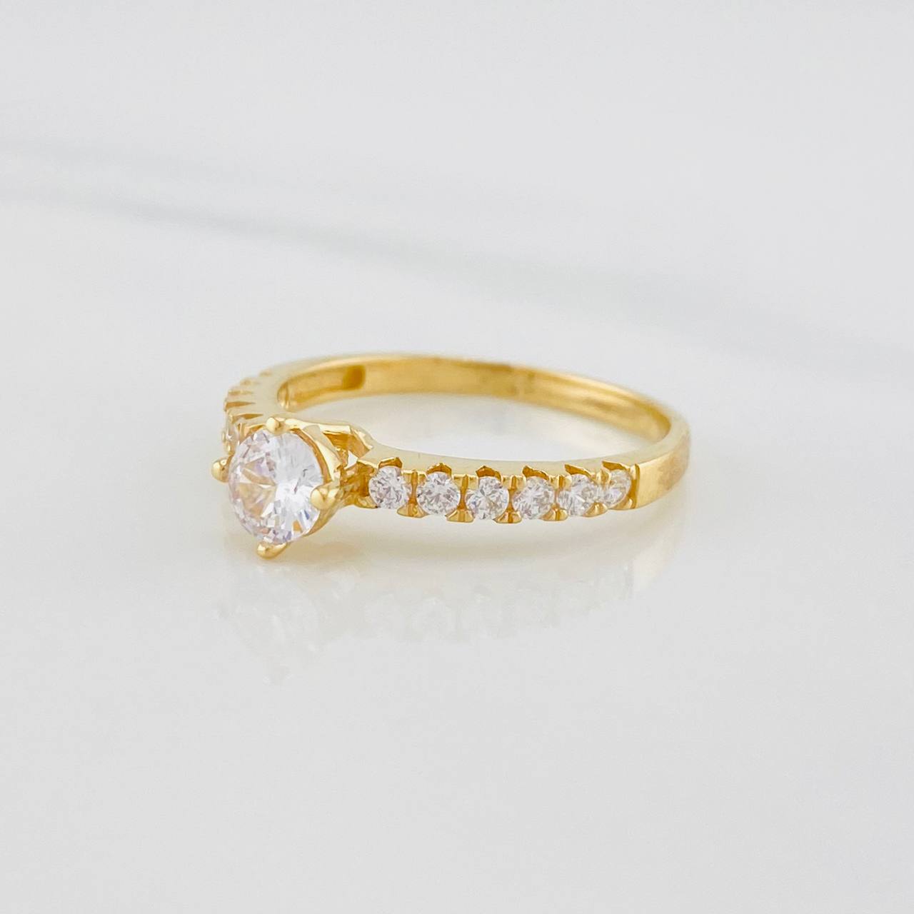 Anillo Solitario churumbela 2.15g / T8 Oro Amarillo 18K