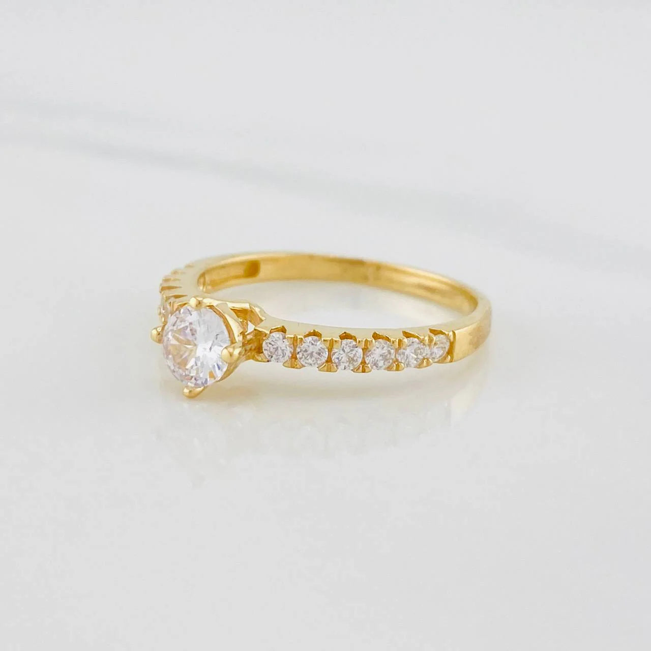 Solitaire Churumbela Ring 2.2g / T7 Yellow Gold 18K