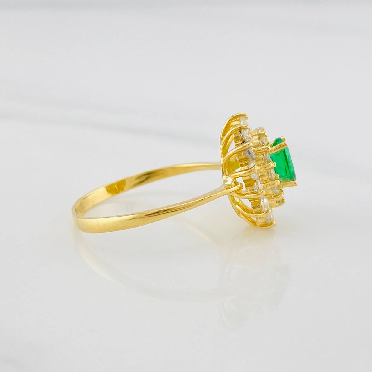 Flower Halo Ring 3g / T9 Yellow Gold 18K