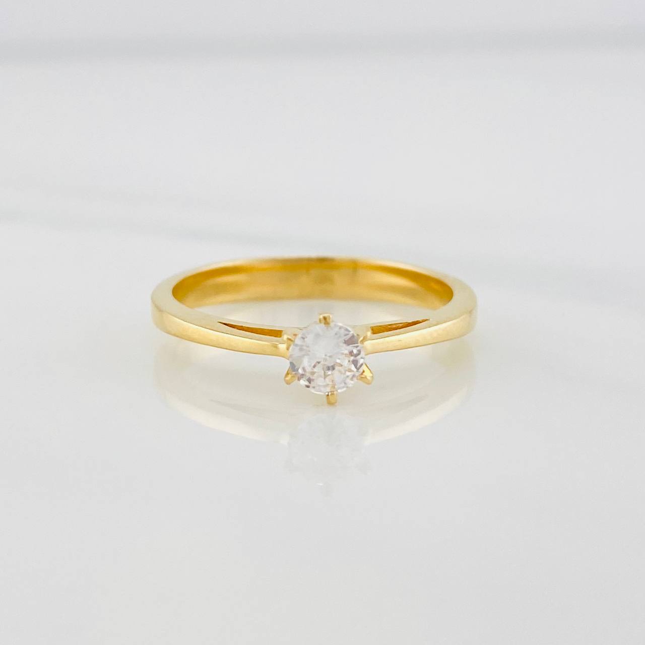 Anillo Solitario puente 2.5g / T6 3/4 Oro Amarillo 18K