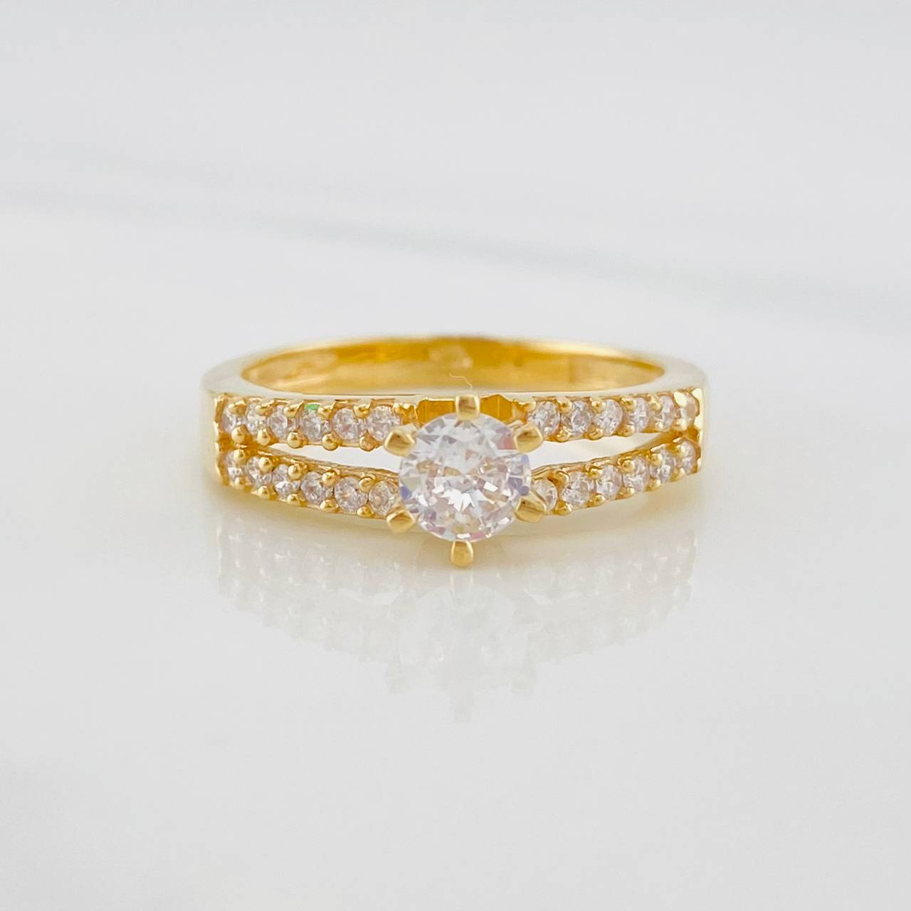 Anillo Solitario Lineas  3.35g / T6 Oro Amarillo 18K
