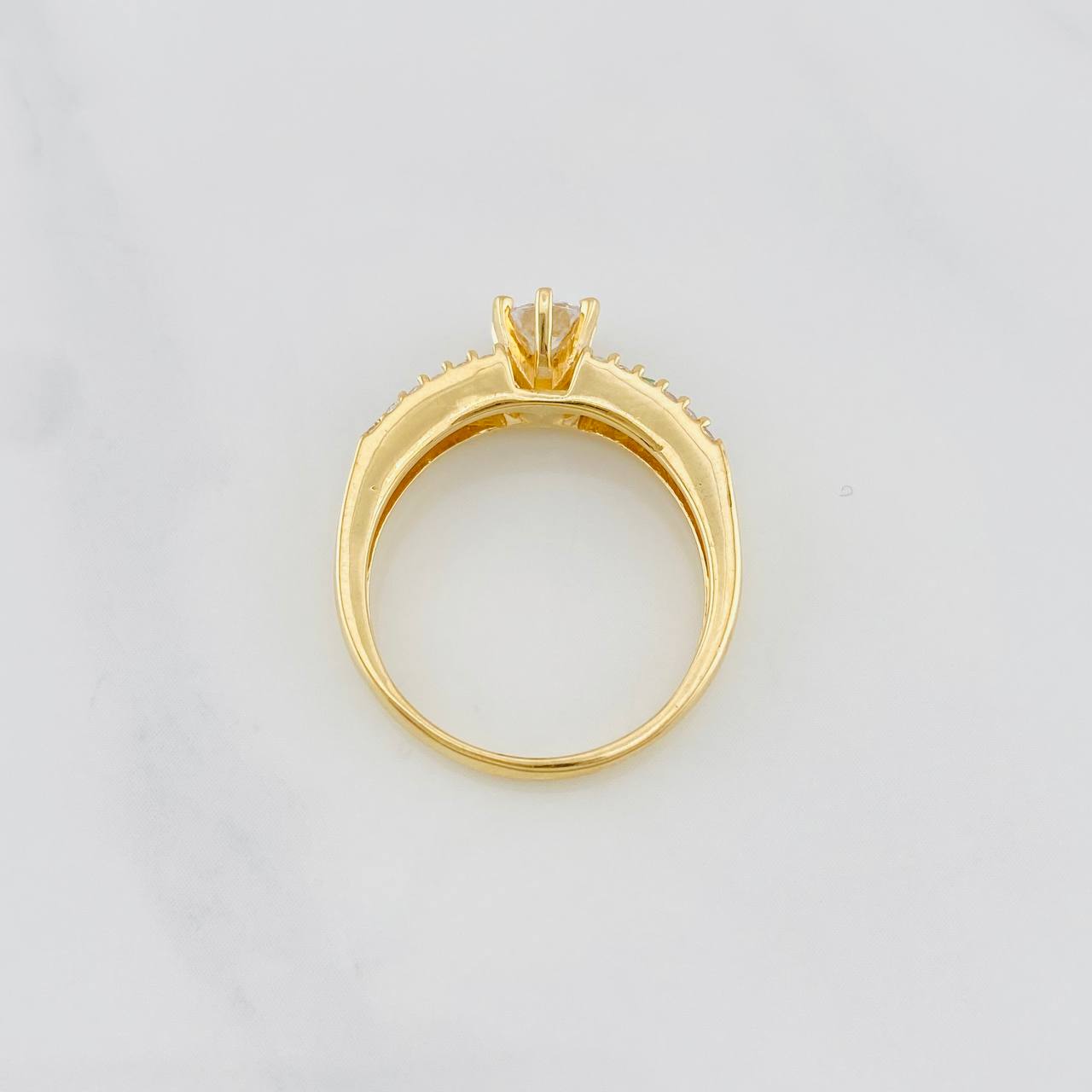 Anillo Solitario Lineas  3.35g / T6 Oro Amarillo 18K