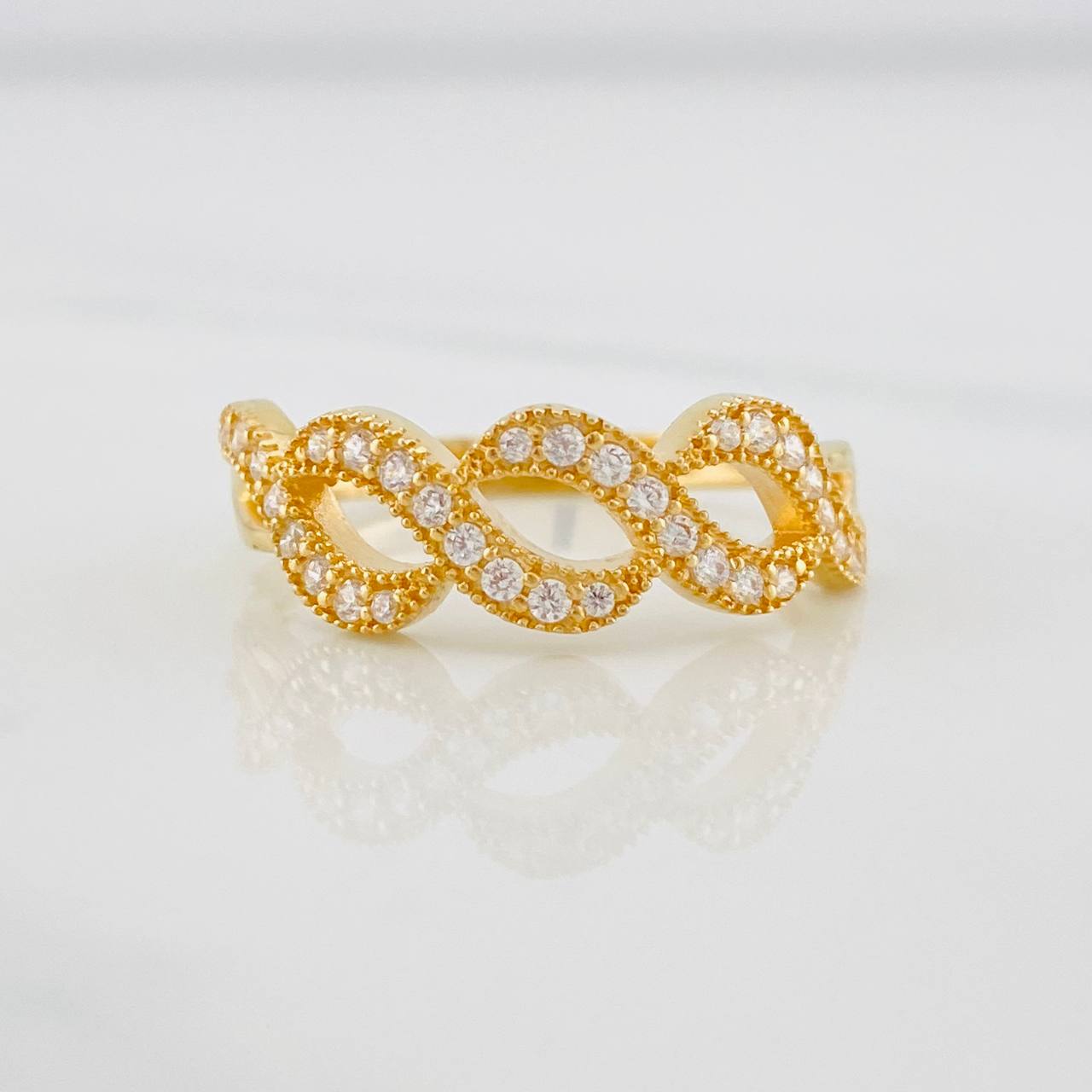 Anillo Olas 2.4g / T7 1/2 Oro Amarillo 18K