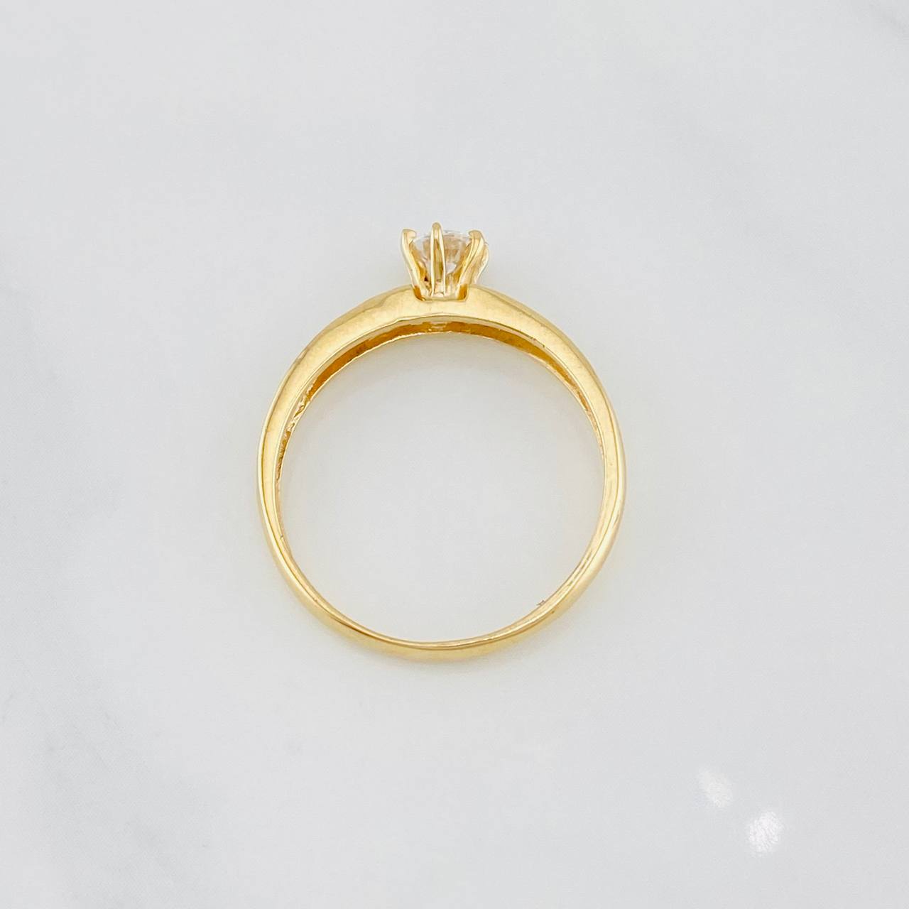 Anillo Solitario churumbela 2.05g / T7 Oro Amarillo 18K
