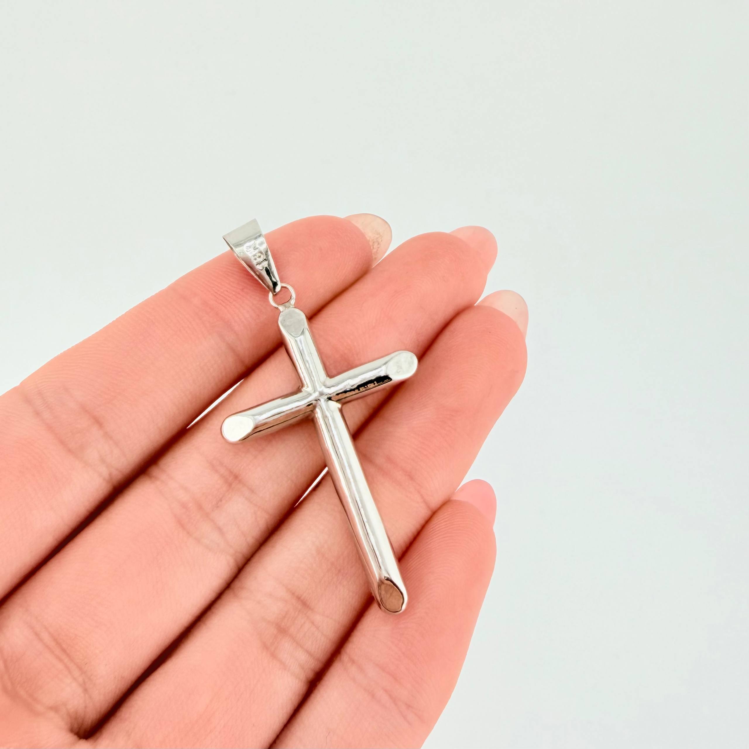 Dije Cruz Puntas Planas 1.65gr / 1 3/4 in / Oro Blanco 18K *