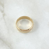 Anillo Argolla Basteada 3.85gr / T6 1/2 / Circones Blancos Oro Amarillo 18K ©