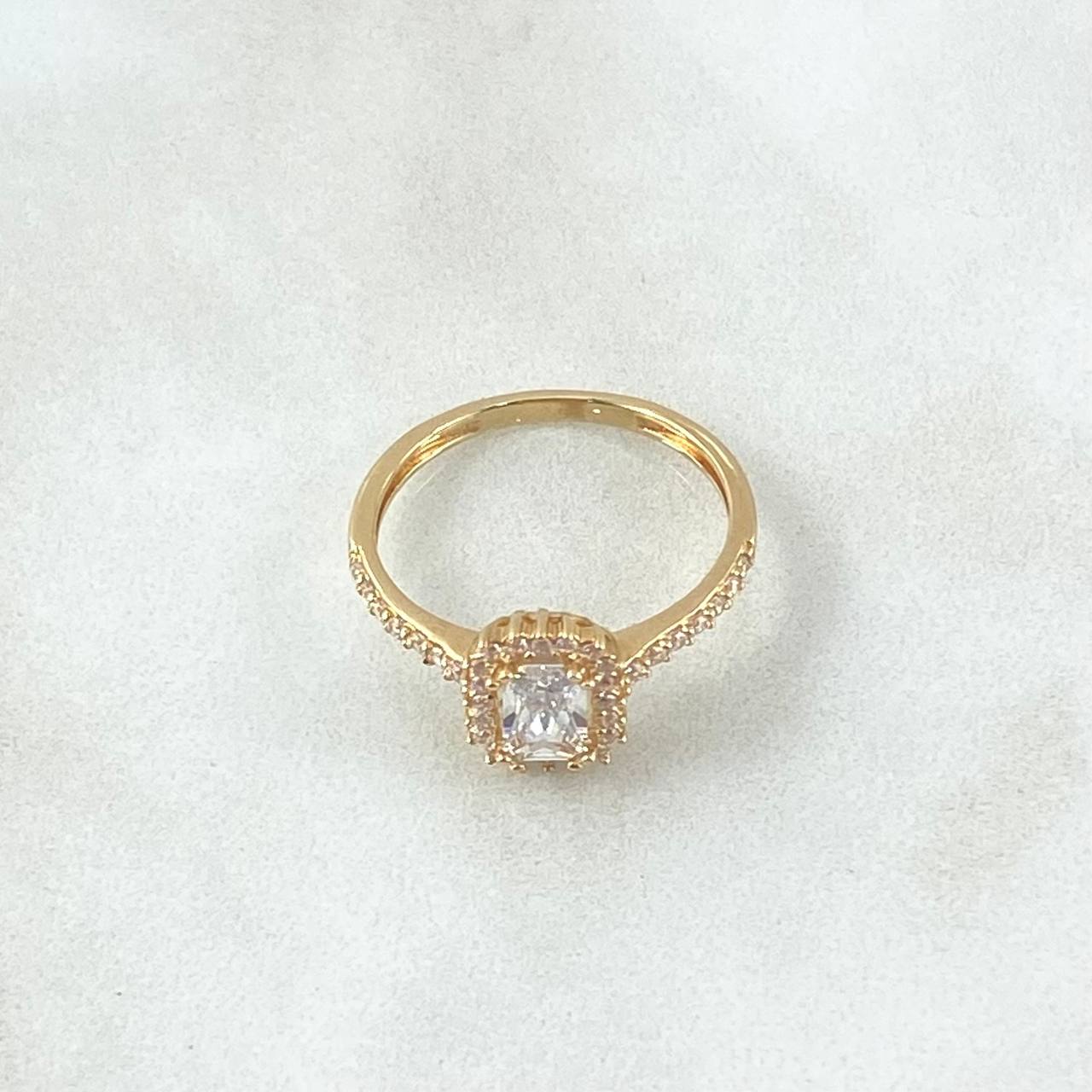 Anillo Solitario Rectangular 2.55gr / T6 3/4 / Circones Blancos Oro Amarillo 18K