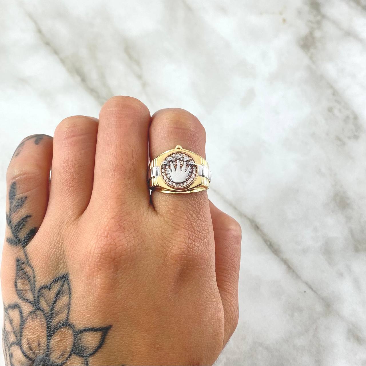 Anillo Correa Corona 11.05gr / T9 1/2 / Tres Oros 18K ©