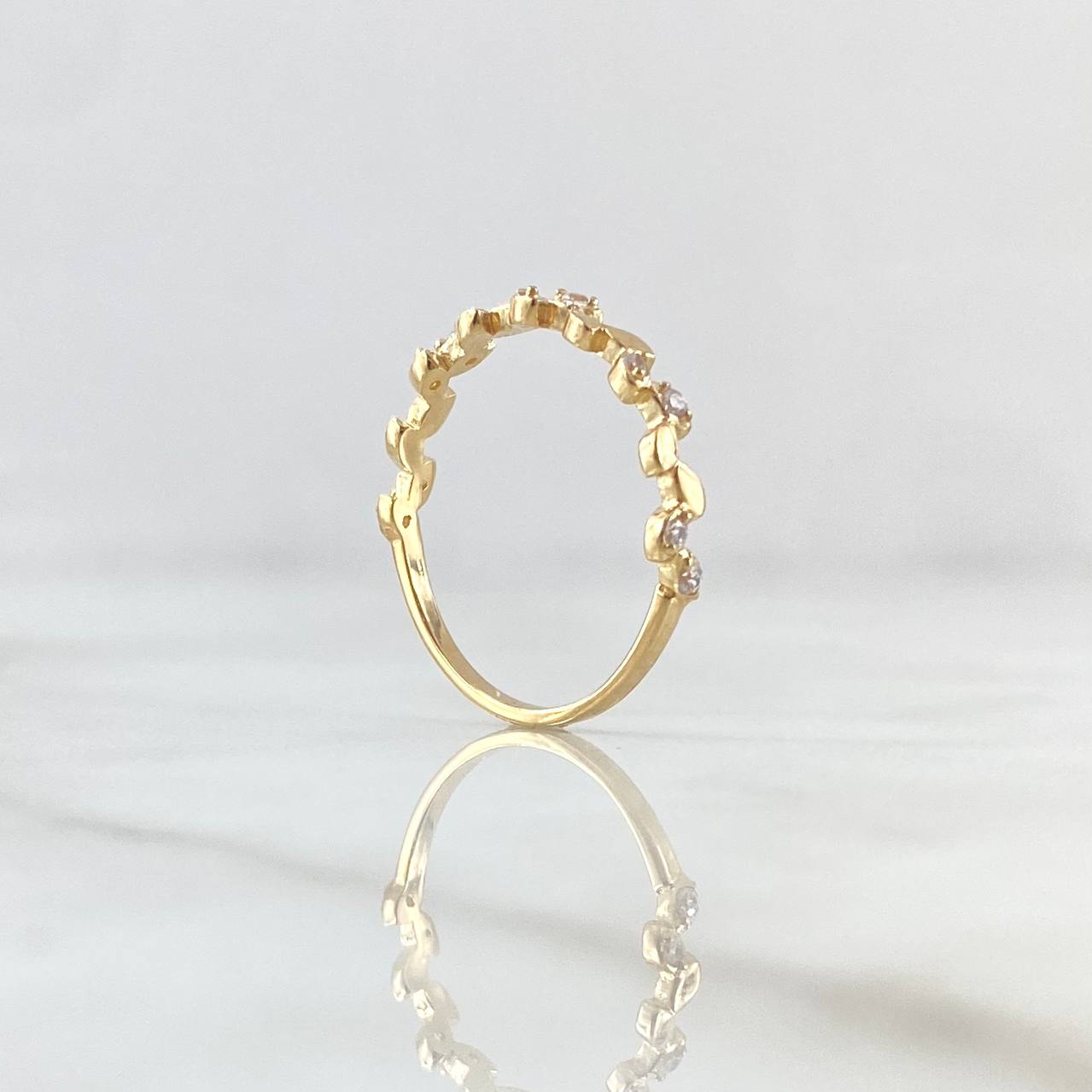 Anillo Hojas Intercaladas 1.3gr / T7 1/4 / Circones Blancos Oro Amarillo 18K©