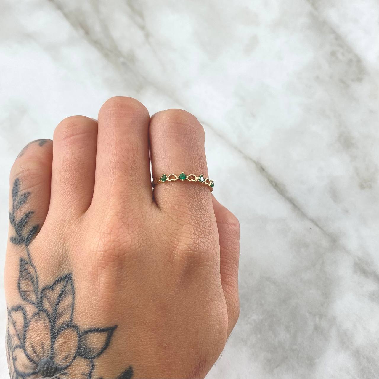 Interlaced Hearts Ring 1gr / Size 6 3/4 / Green Zircons 18K Yellow Gold *