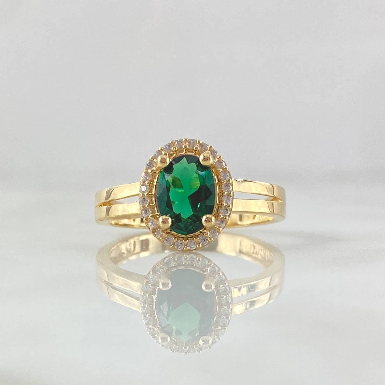 Ring Solitaire Oval Halo Dense 3.55gr / Size 7 3/4 / White Zircons Yellow Gold 18K