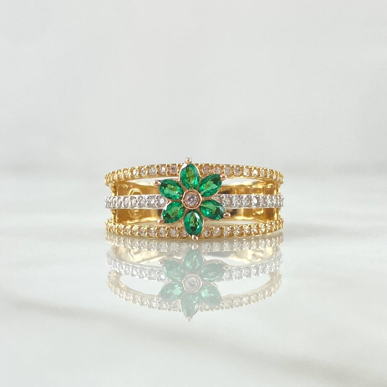 Flower Ring Three Lines 3.8gr / Size 7 1/4 / White and Green Zircons Three 18K Golds