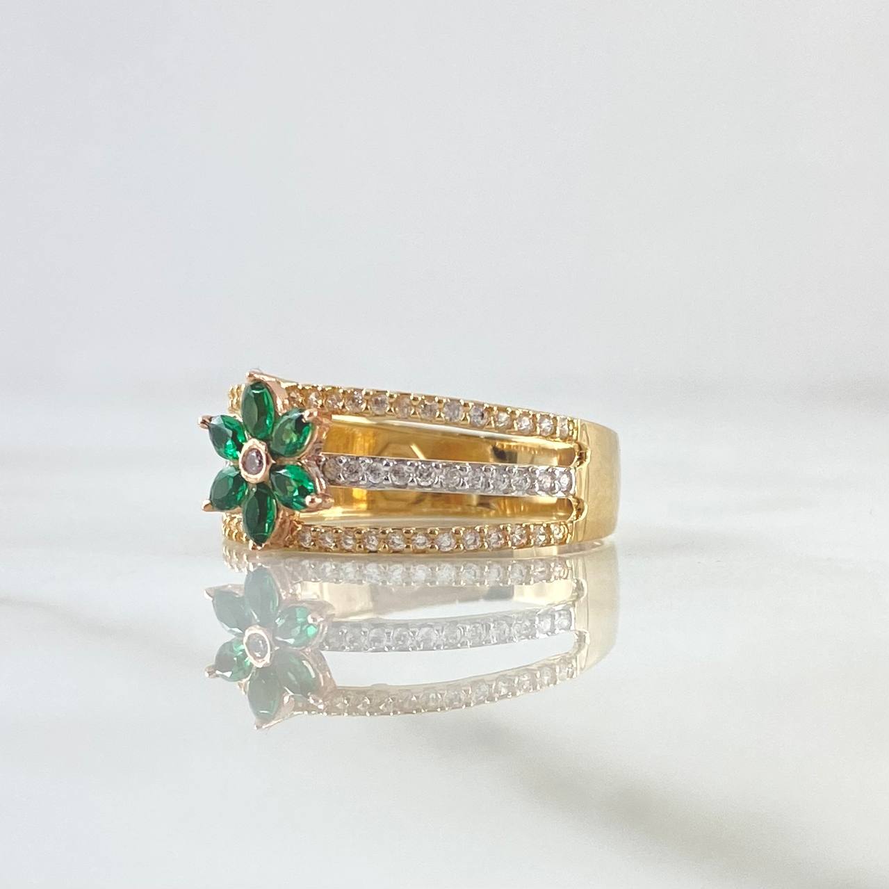 Flower Ring Three Lines 3.8gr / Size 7 1/4 / White and Green Zircons Three 18K Golds