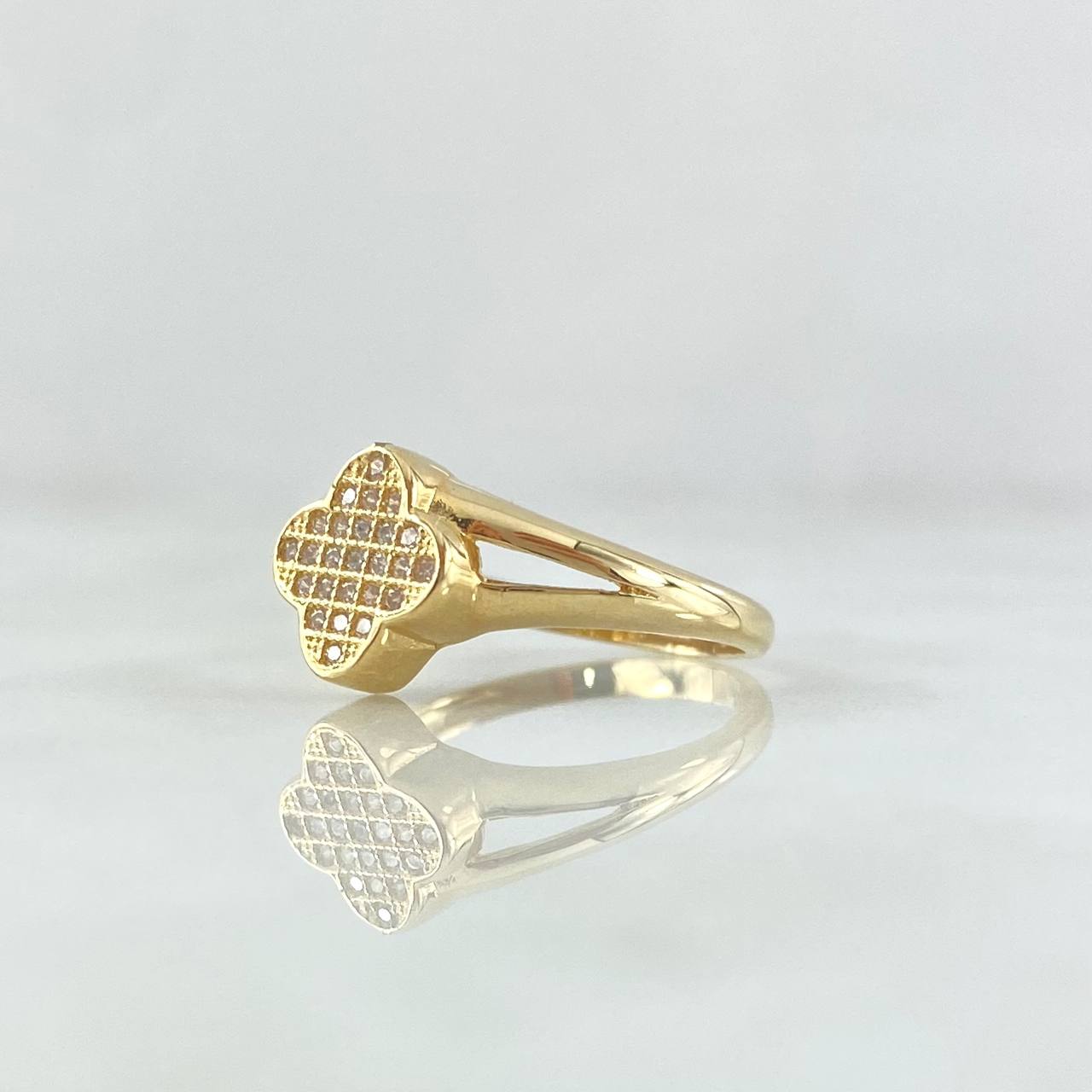 Anillo Trebol VCyA Tupido 2.75gr / T6 3/4 / Circones Blancos Dos Oros Amarillo Blanco 18K ©