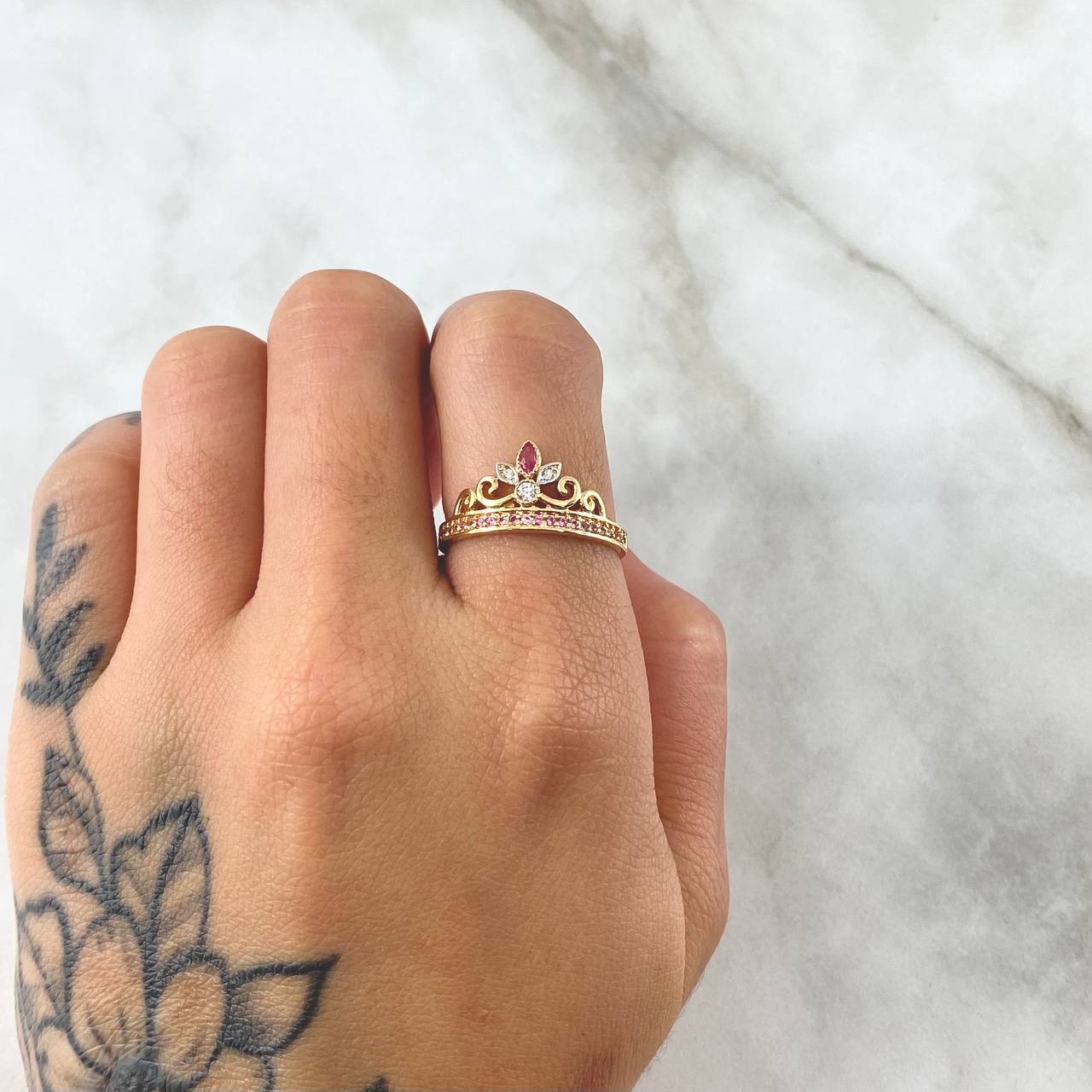 Buquet Crown Ring 2.5gr / Size 7 1/4 / White Zircons Lilac 18K Yellow Gold