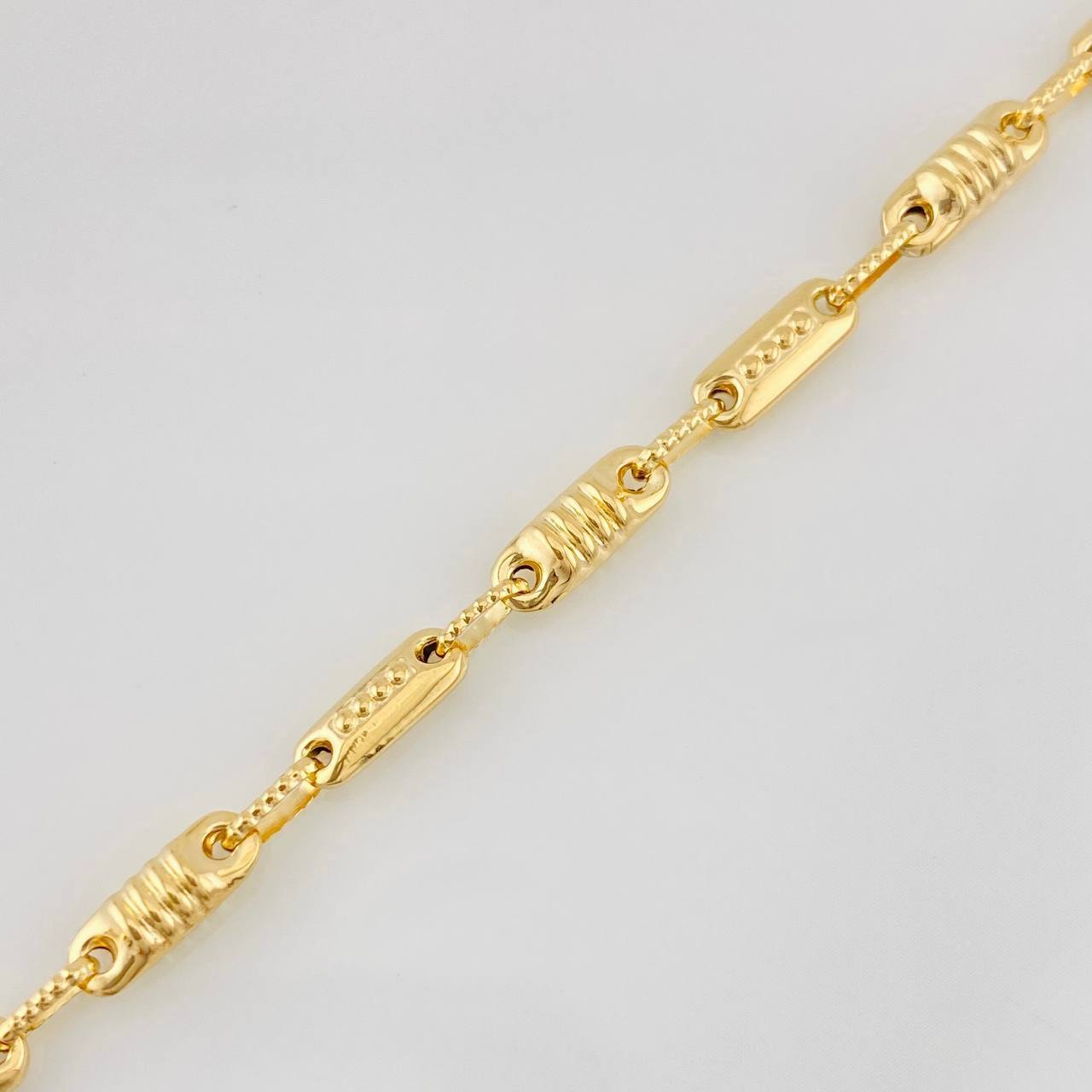 Pulso Rustico Barril Rayado 5.35g / 8 3/4 in / 3.92mm Oro Amarillo 18K