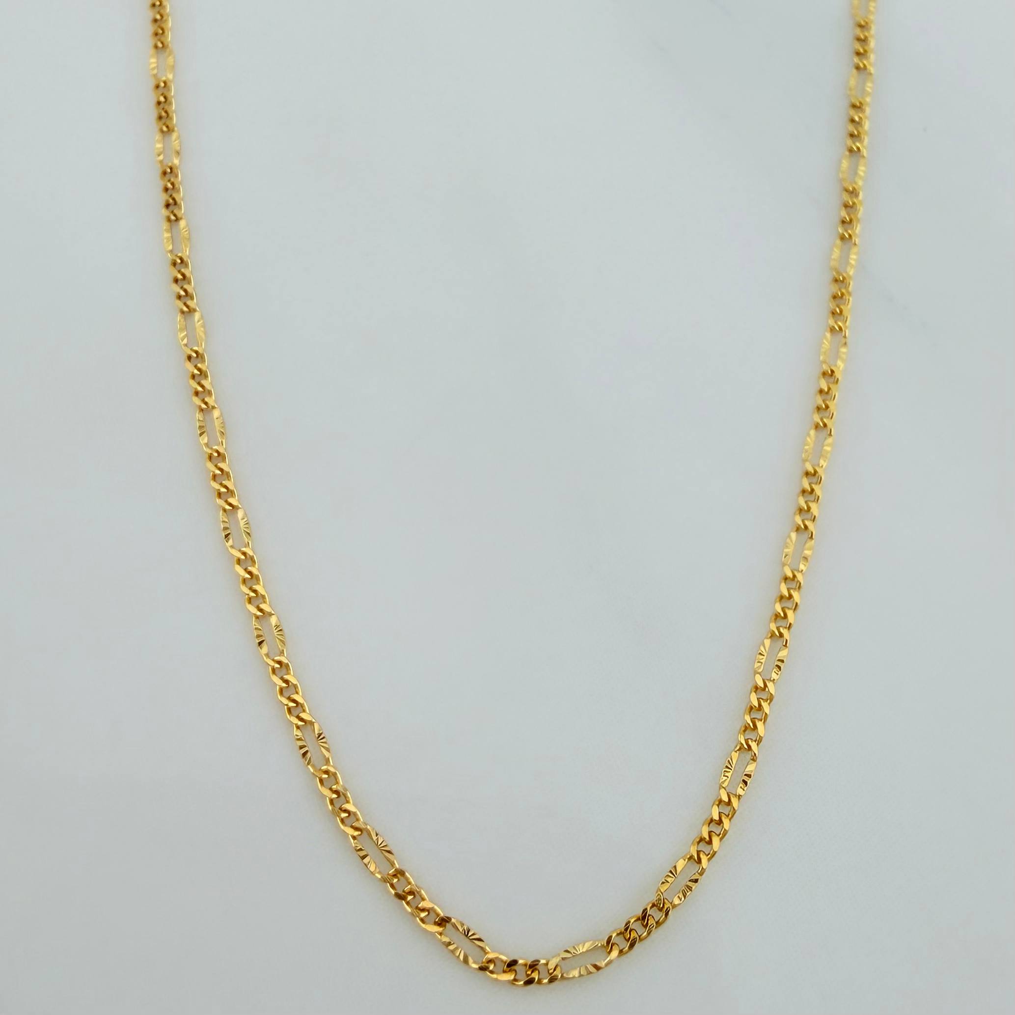 Cadena Figaro Diamantada 1.15 g / 17 3/4 in / 0.87 mm Oro Amarillo 18K
