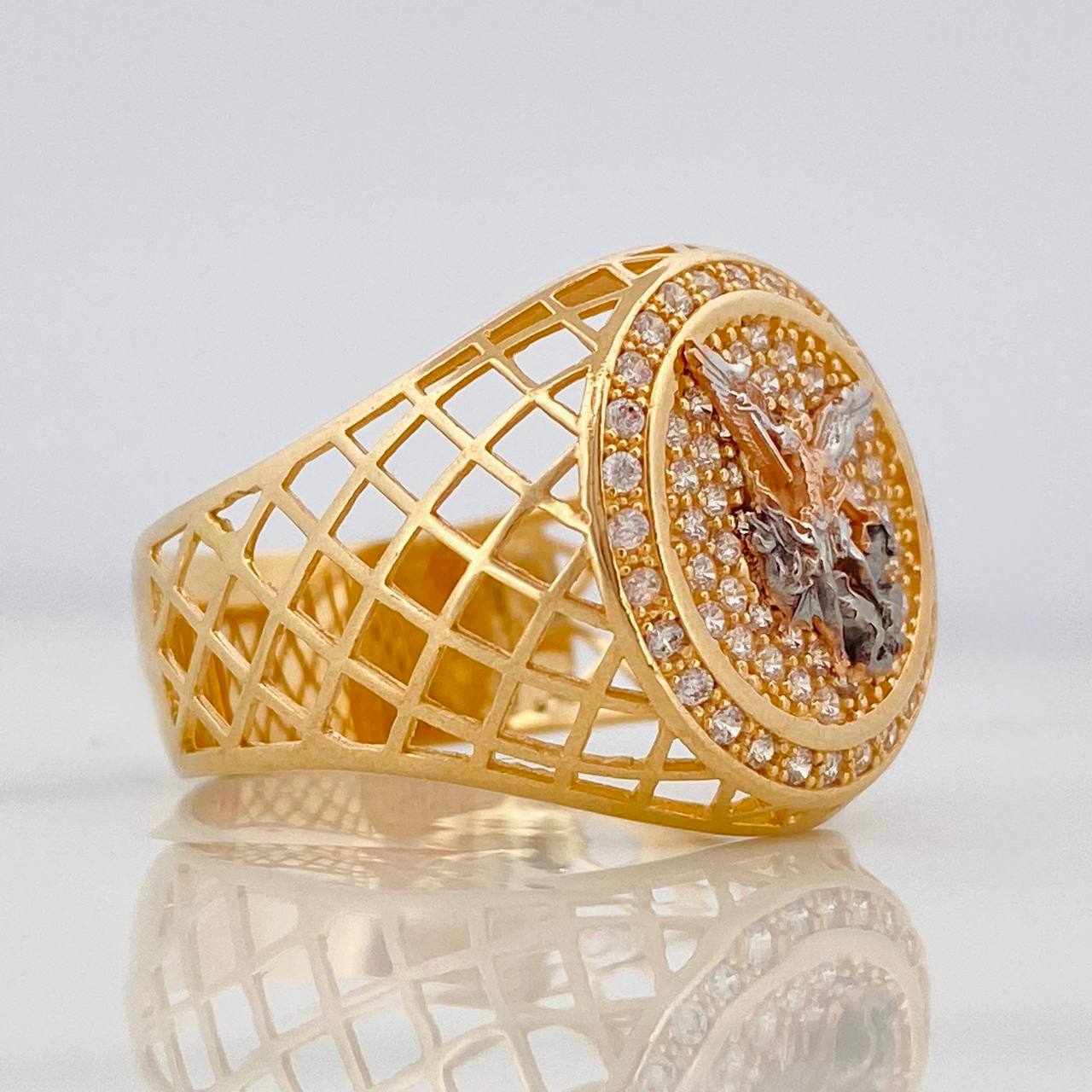 San Miguel Archangel Signet Ring 7.65g / T10 1/2 Three Golds 18K