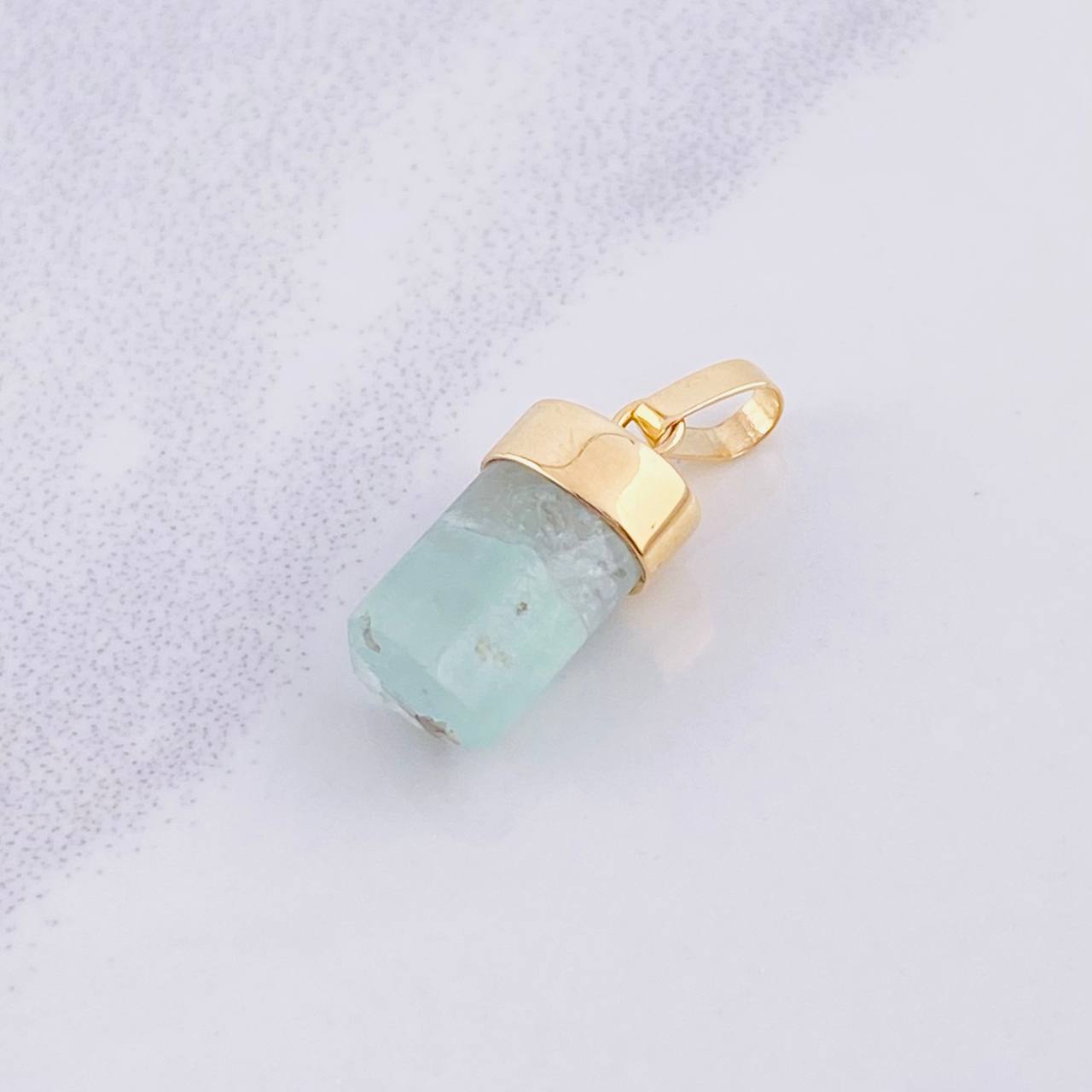 Pendant Rough Emerald 1.5g / 3/4 in Yellow Gold 18K