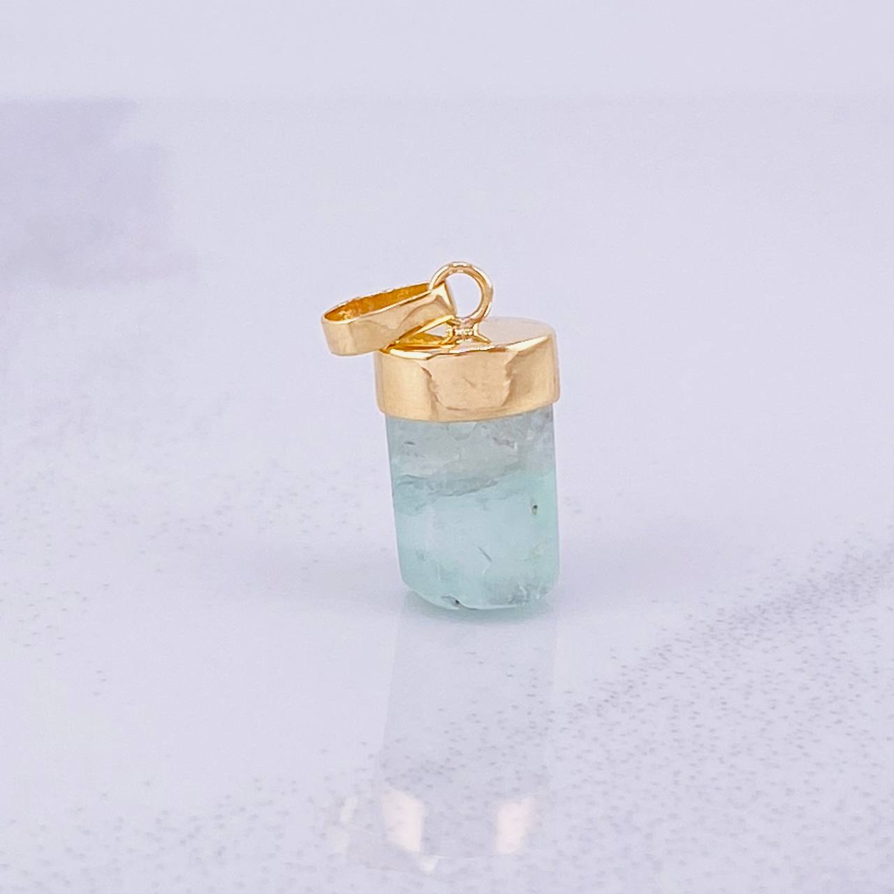 Pendant Rough Emerald 1.5g / 3/4 in Yellow Gold 18K