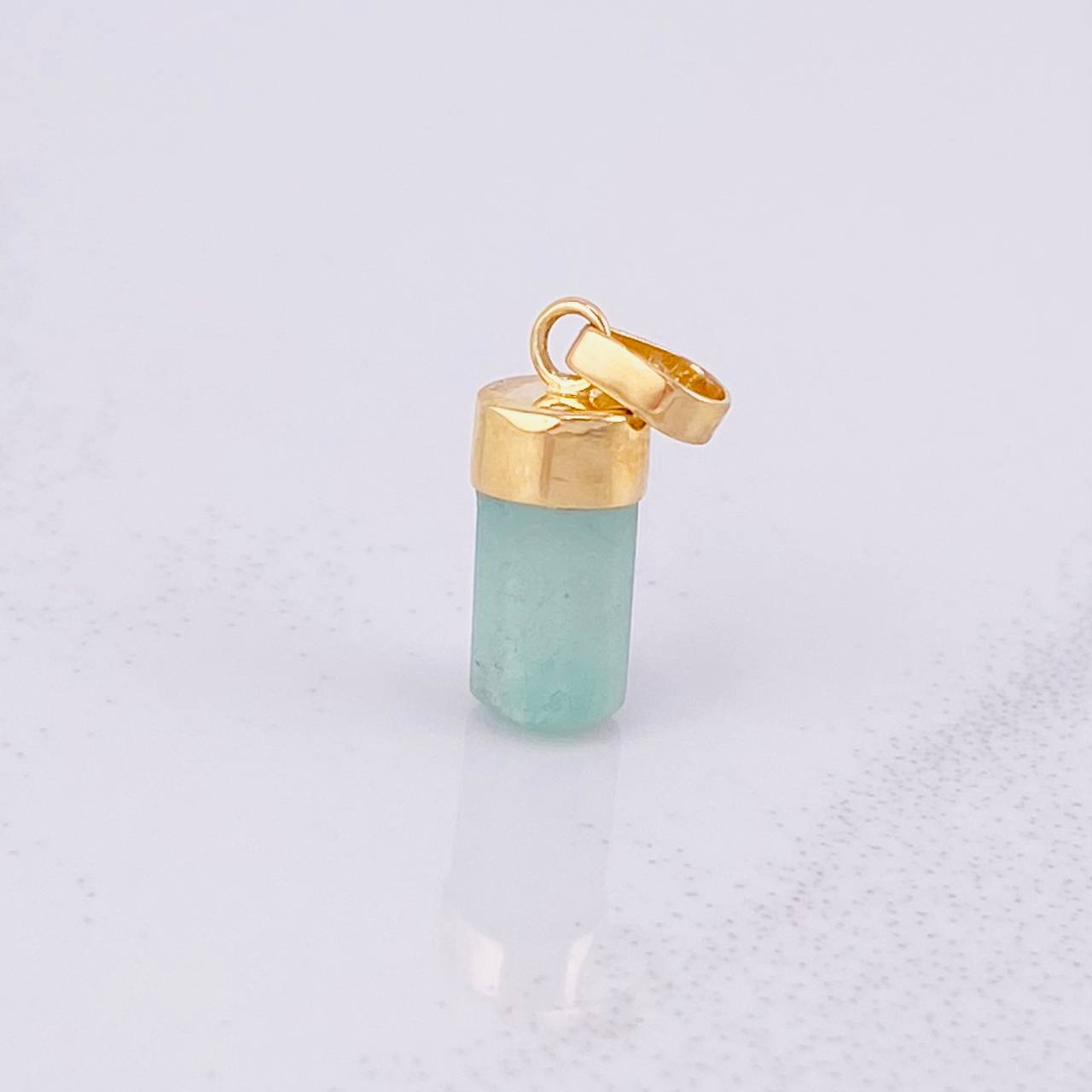 Dije Morralla Esmeralda 0.8g / 3/4 in Oro Amarillo 18K