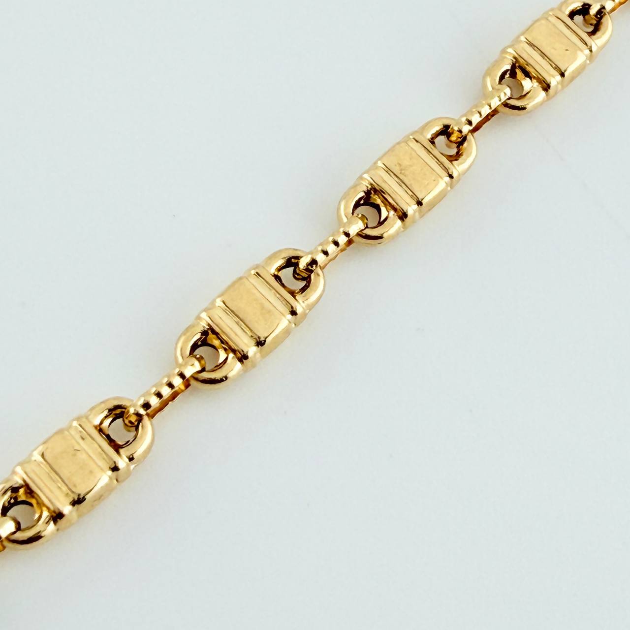 Rustic Square Barrel Bracelet 4.6gr / 7 3/4 in / 4.4mm Yellow Gold 18K $