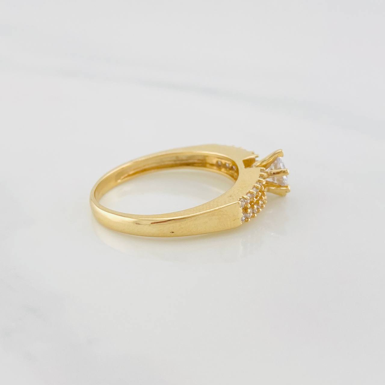 Anillo Solitario Líneas 3.35g / T6 3/4 Oro Amarillo 18K