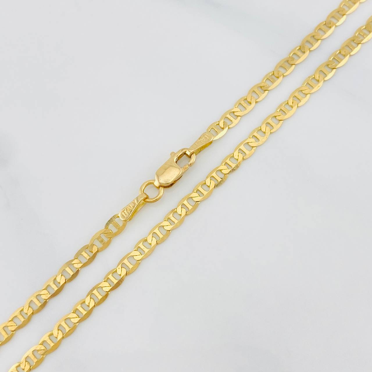 Flat Mariner Chain 6.7g / 23 3/4 in / 2.75mm Yellow Gold 18K
