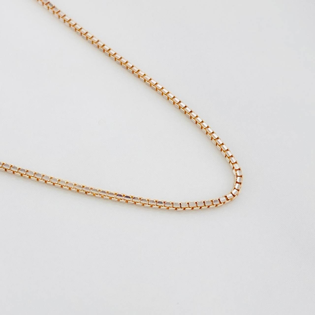 Cadena Veneciana 2.65g / 19 3/4 in / 0.9mm Dos Oros Blanco Rosa 18K