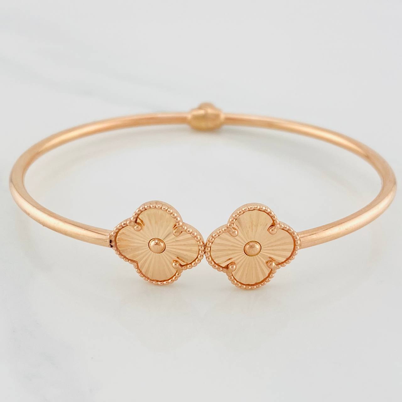 Pulso Aro Trebol 7.3g / 6 3/4 in / 2.4mm Oro Rosa 18K