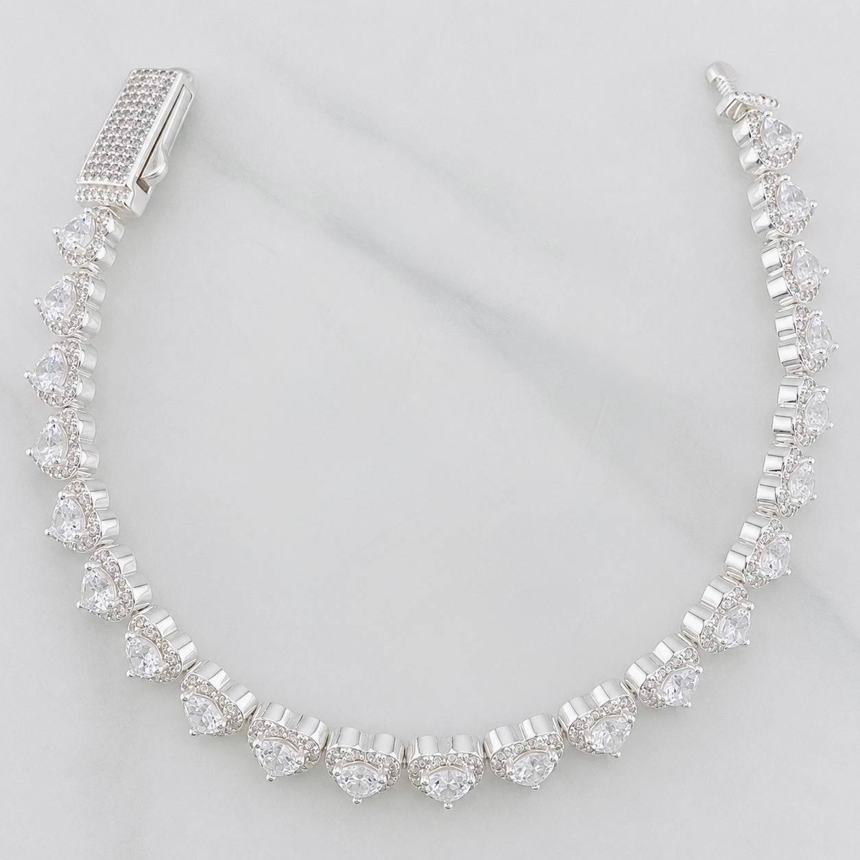 Pulso Corazones Seguidos 17.35g / 7 in / 8mm Plata 925