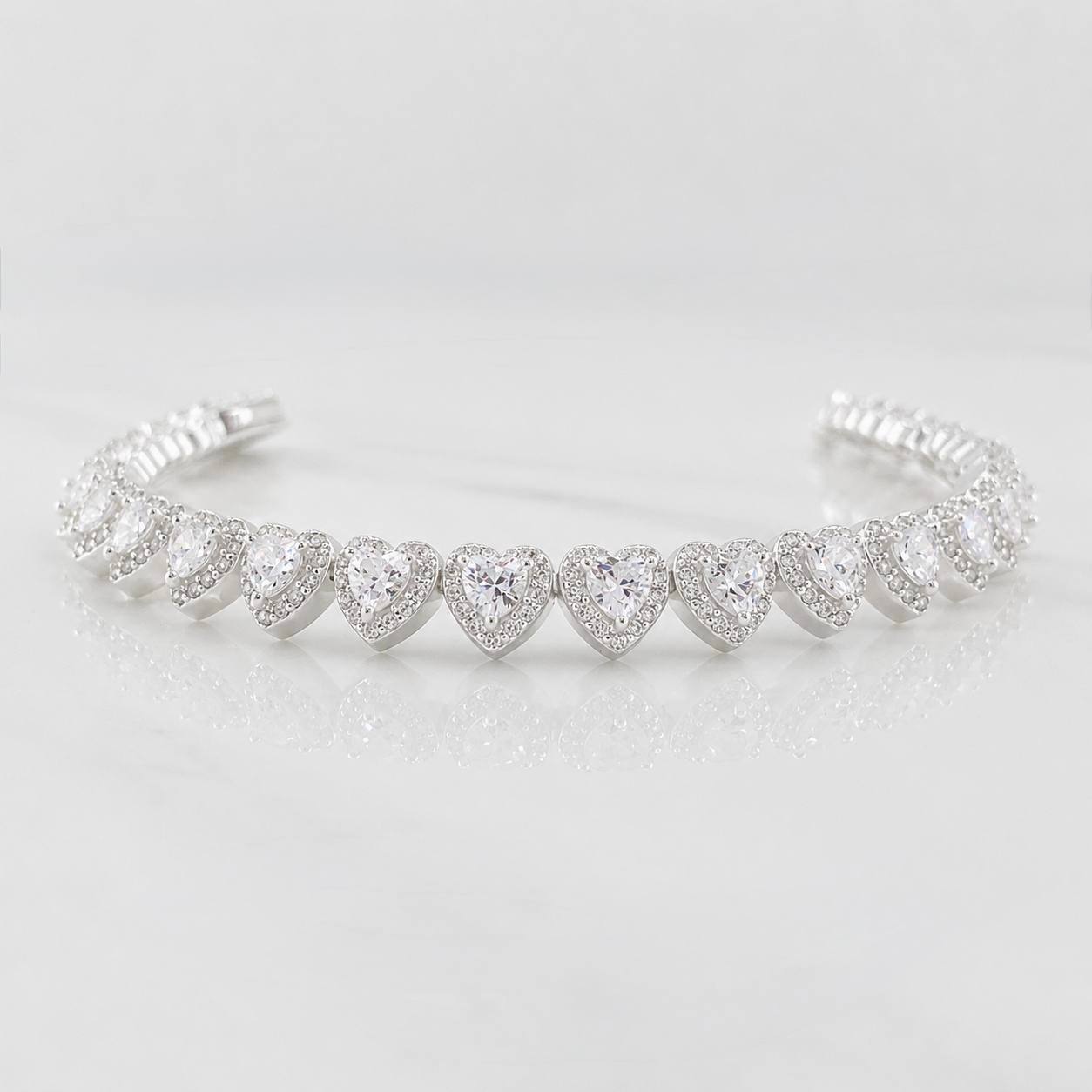 Pulso Corazones Seguidos 17.35g / 7 in / 8mm Plata 925