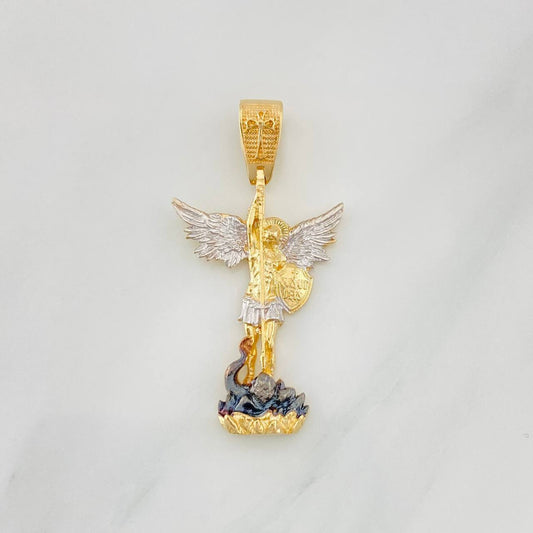Dije San Miguel Arcangel 4.2g / 1 1/4 in Tres Oros 18K
