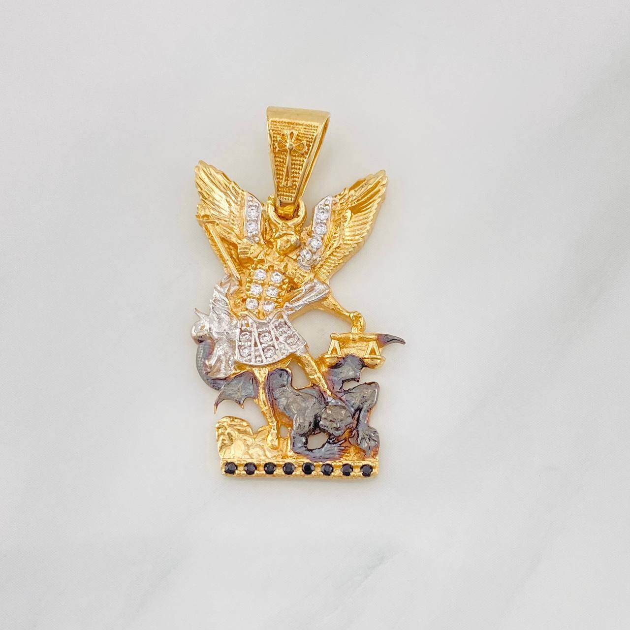 Pendant Saint Michael Archangel 4.55g / 1 1/4 in Three Golds 18K