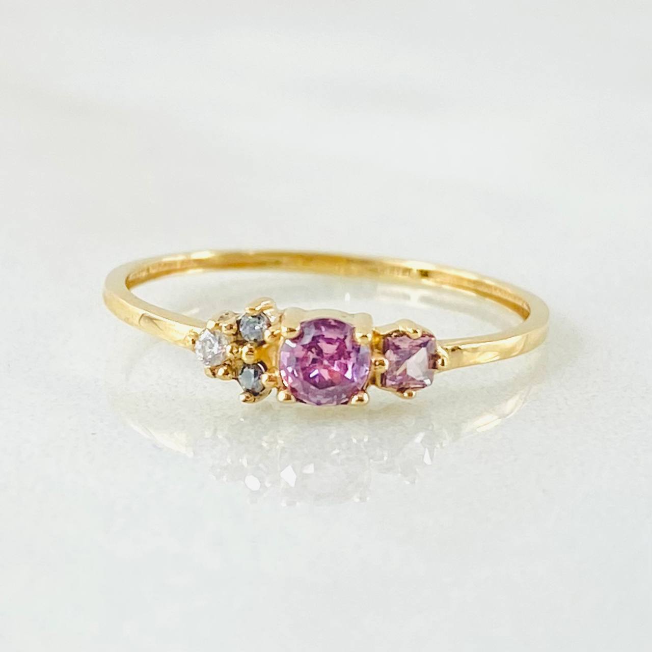 Anillo Solitario Trio Chispa 1gr / T6 1/2 / Oro Amarillo 18K