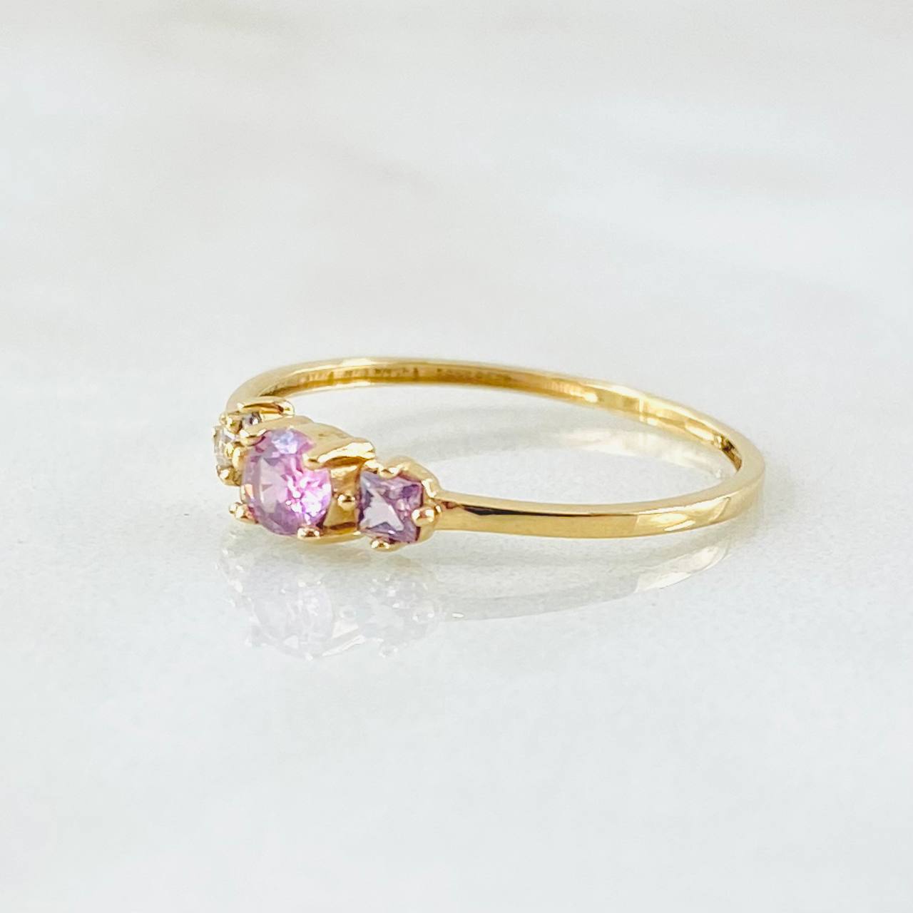 Anillo Solitario Trio Chispa 1gr / T6 1/2 / Oro Amarillo 18K