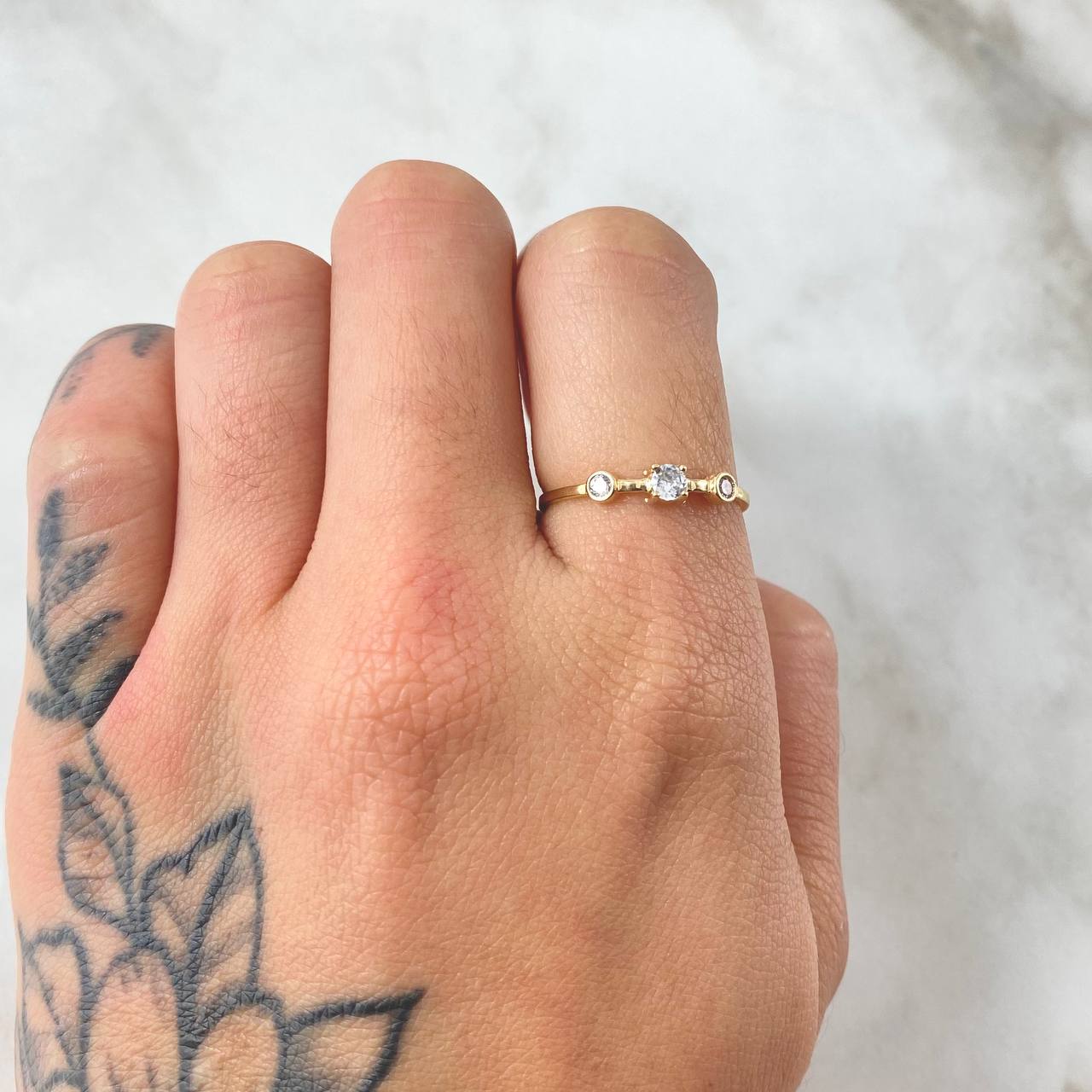 Anillo Solitario Dos Ojos 0.85gr / T6 / Oro Amarillo 18K