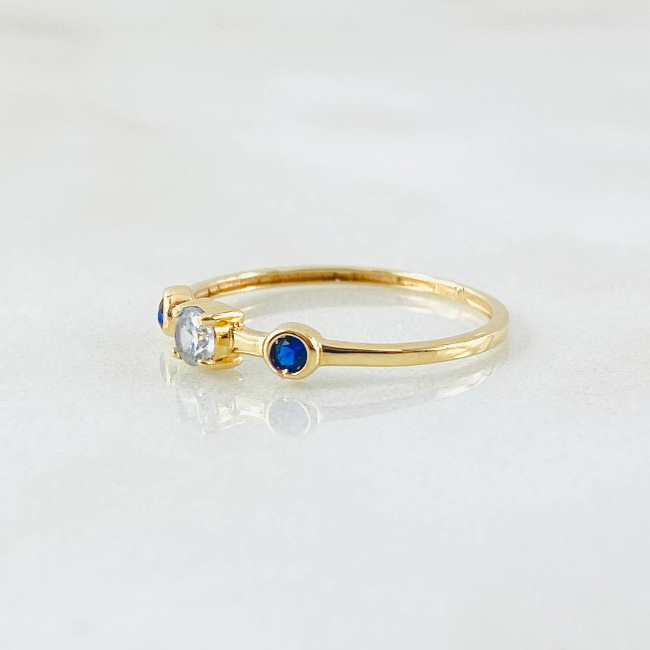 Anillo Solitario Dos Ojos 0.95gr / T7 3/4 / Oro Amarillo 18K