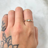 Anillo Solitario Flores Delicadas 1.1gr / T6 1/4 / Oro Amarillo 18K