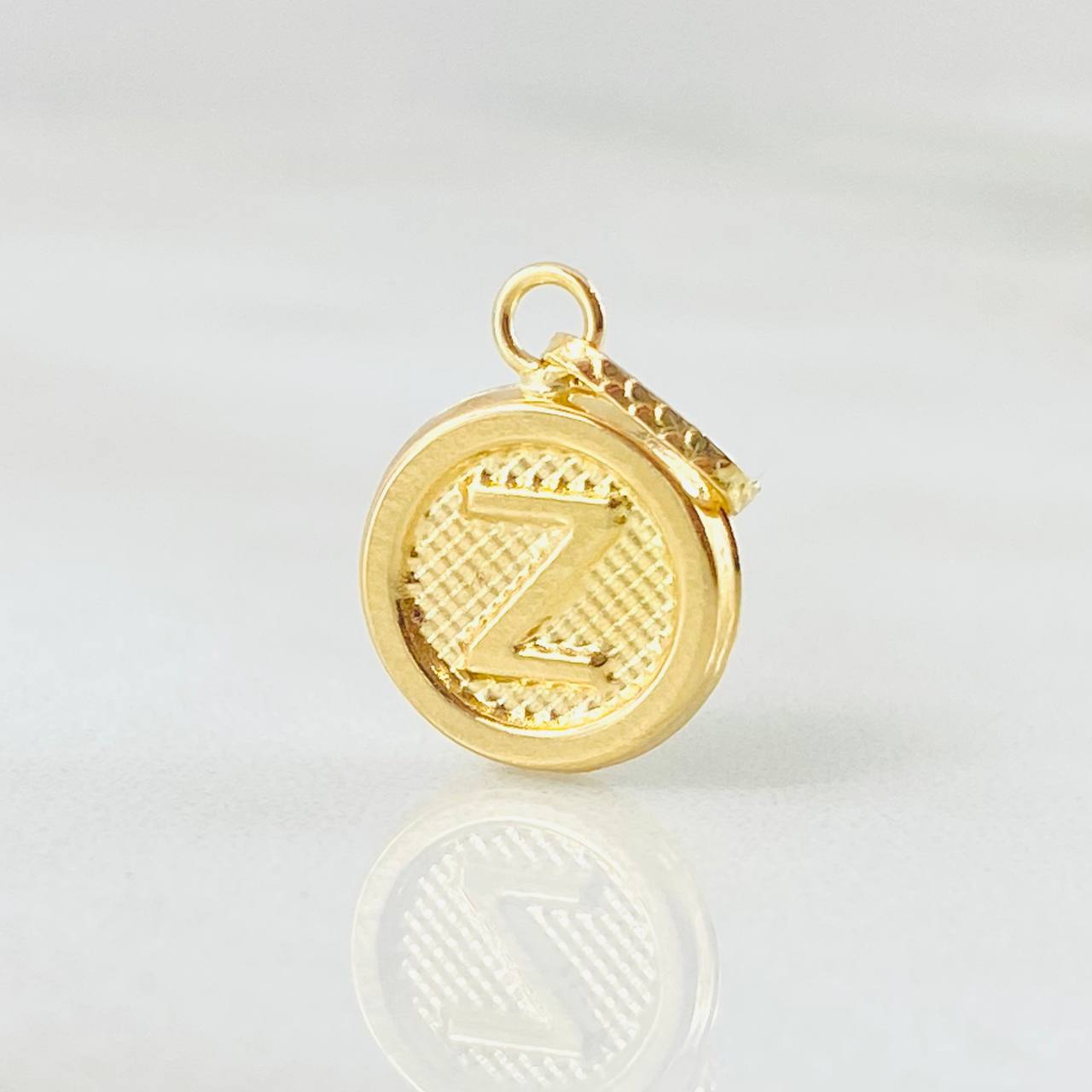 Dije Letra Z 0.55gr / 3/4 in / Oro Amarillo 18K